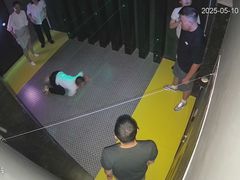 -bb boom运动闯关密室·聚会团建·家庭亲子(龙湖西溪天街店)