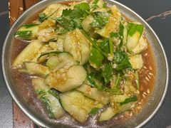拌黄瓜-阿里家·新疆烤肉酒場 by MIG