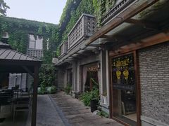 -河畔春天时尚餐厅