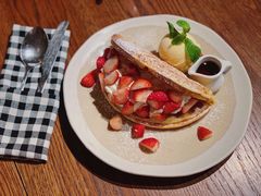 -ROAST coffee & eatery