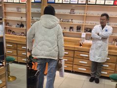 -豪门视光·星趣控·蔡司依视路眼镜代理商(中央大街店)