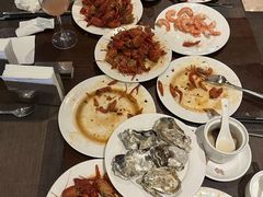 -大中华希尔顿酒店-念自助餐·嗨啤·小龙虾