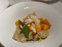 椰果酸甜咕唠虾-闻见中国海南菜(K11店)