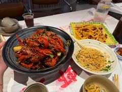 -肥肥虾庄·金牌油焖大虾(汉街SKP店)