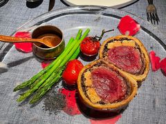 惠灵顿牛排-弦月窗LUNETTE BY AMANDA(复兴路店)