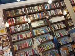 -房角石咖啡与书(吉大南校店)