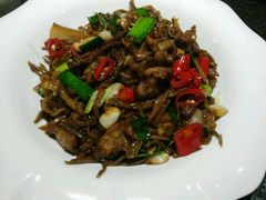 干椒皮炒花猪肉-湘与香缘·湖南菜(王府井北京市百货大楼店)