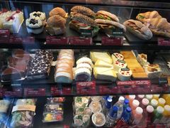 -星巴克臻选(莘庄仲盛店)