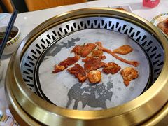 -布罗城堡自助烧烤(鸿通城购物中心店)