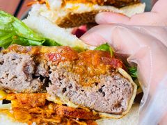 双蛋指椒牛肉汉堡-魏斯理汉堡(西安沣东吾悦店)