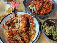 -老街烧烤大排档·地道湖北菜·龙虾馆(汉口火车站店)