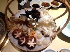 -余欢领鲜火锅(新街口店)