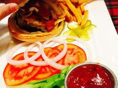 至尊堡-芭莉与彩虹西餐厅(成都合生汇店)