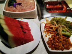 -海底捞火锅鲜切牛肉主题店(长寿路店)