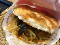 菜夹馍-北往西·西安油泼面(万德庄店)