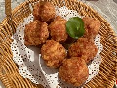 生炸手工肉圆-大中华酒楼·主席武昌鱼·武汉美食地标(江汉路步行街店)