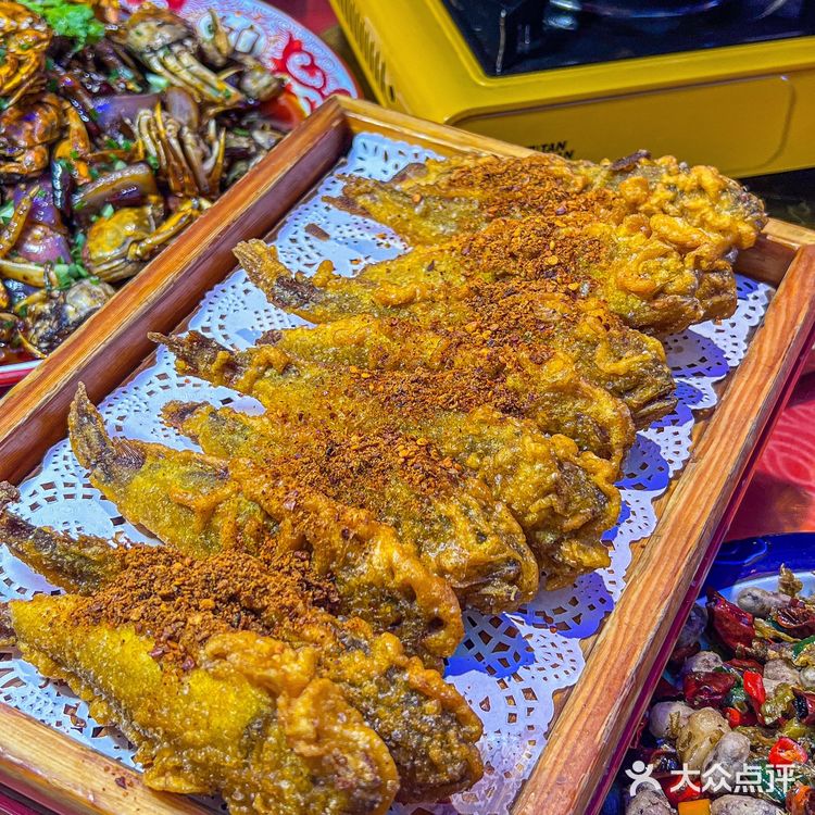 笑傲江湖菜不是网红但很火爆！！！