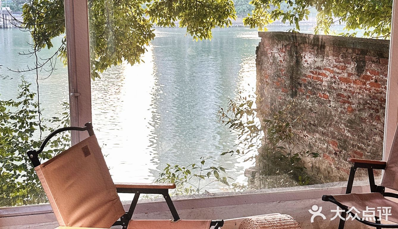 √ 围炉煮茶套餐 适合2-3个人，套餐里面有两壶茶