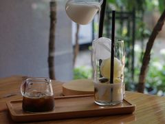 靠窗位-转山咖啡(松柏社区店)