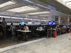 -星巴克(上海虹桥站2A检票口)