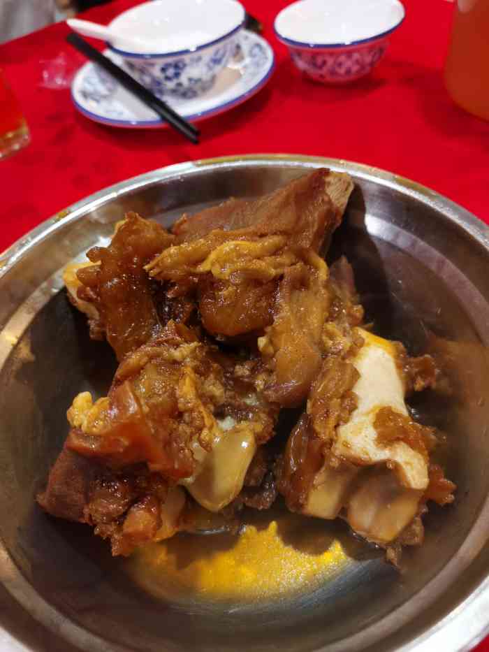 伟记牛蹄(道滘店)-"下班跟几个朋友过来伟记,这里挺大的,很有.