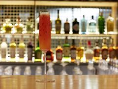 -饮湖威士忌鸡尾酒吧