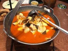 -老滇山寨•云南特色菜•地方菜•民族风情歌舞表演(金碧店)