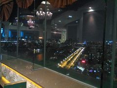 -荣誉国际酒店-云顶旋转餐厅