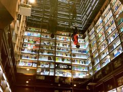 -钟书阁(群光广场店)