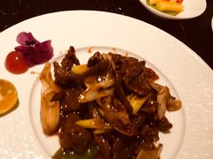 蒜苗炒牛肉-铭轩中餐厅·海南菜·粤菜(亚龙湾瑞吉店)