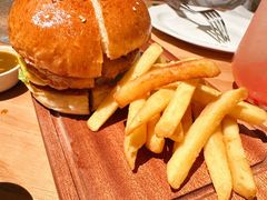 -三勾JJJ Burger&Coffee(梅溪湖店)