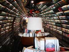 -钟书阁(珍园店)