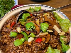 -老滇山寨•云南特色菜•地方菜•民族风情歌舞表演(金碧店)