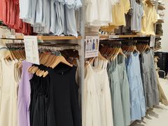 -优衣库(上海金桥国际商业广场店)