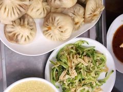 小米粥-四条包子(古城街店)