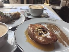-Majestic Café