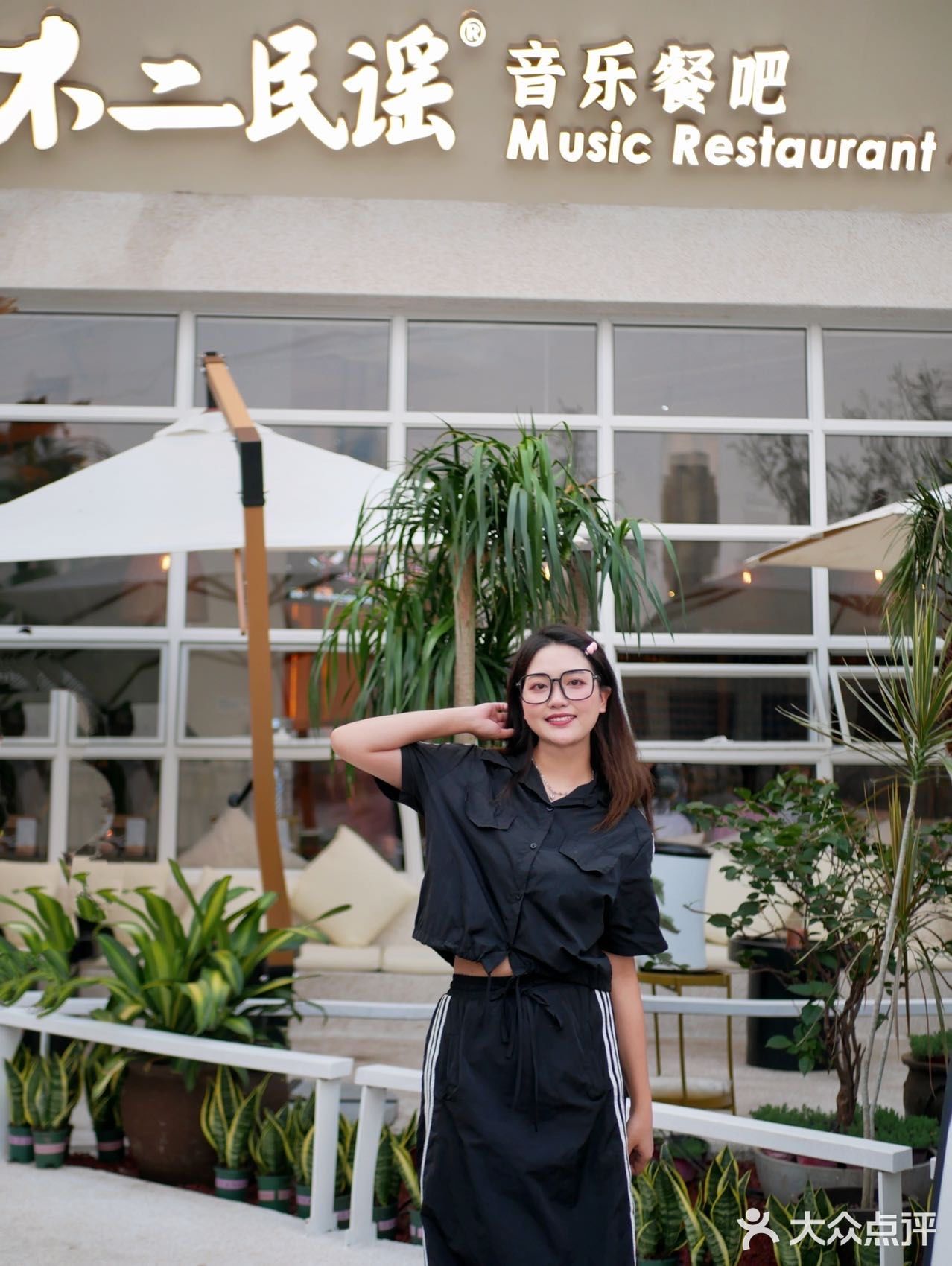 在重庆  一定会和朋友们一直去的音乐餐酒吧～