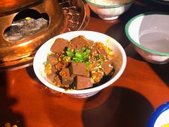-炉小二铜锅牛蛙•川湘菜(三里屯店)