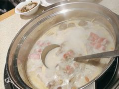 -煲大王猪肚鸡·椰子鸡火锅(红谷滩万达店)