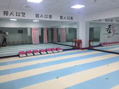 -艺熠舞蹈口才主持表演艺术中心(爱琴海校区)