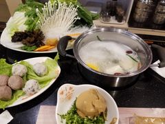 -呷哺呷哺(新世界百货望京店)