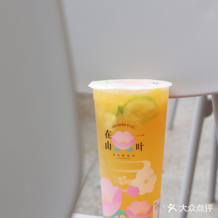 昆明｜这个夏天粉嫩奶茶店·鲜花茶饮