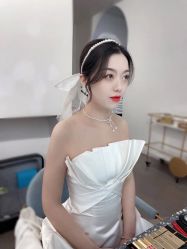-艾米丽婚纱礼服
