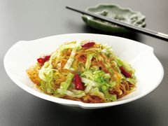 粉丝炒圆白菜-旺顺阁鱼头泡饼(小红门店)