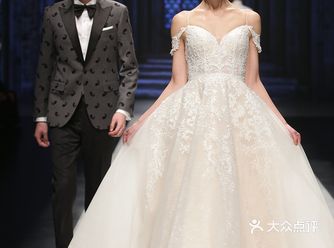 经典高级灰配色，稳重大气，搭配华丽的腰果花