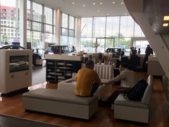 -深圳锦龙奥迪4S店(前海店)