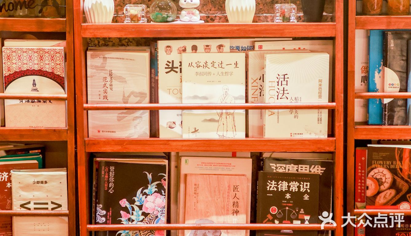 寻找城市中未知的角落，除了爱我们什么也不加✨