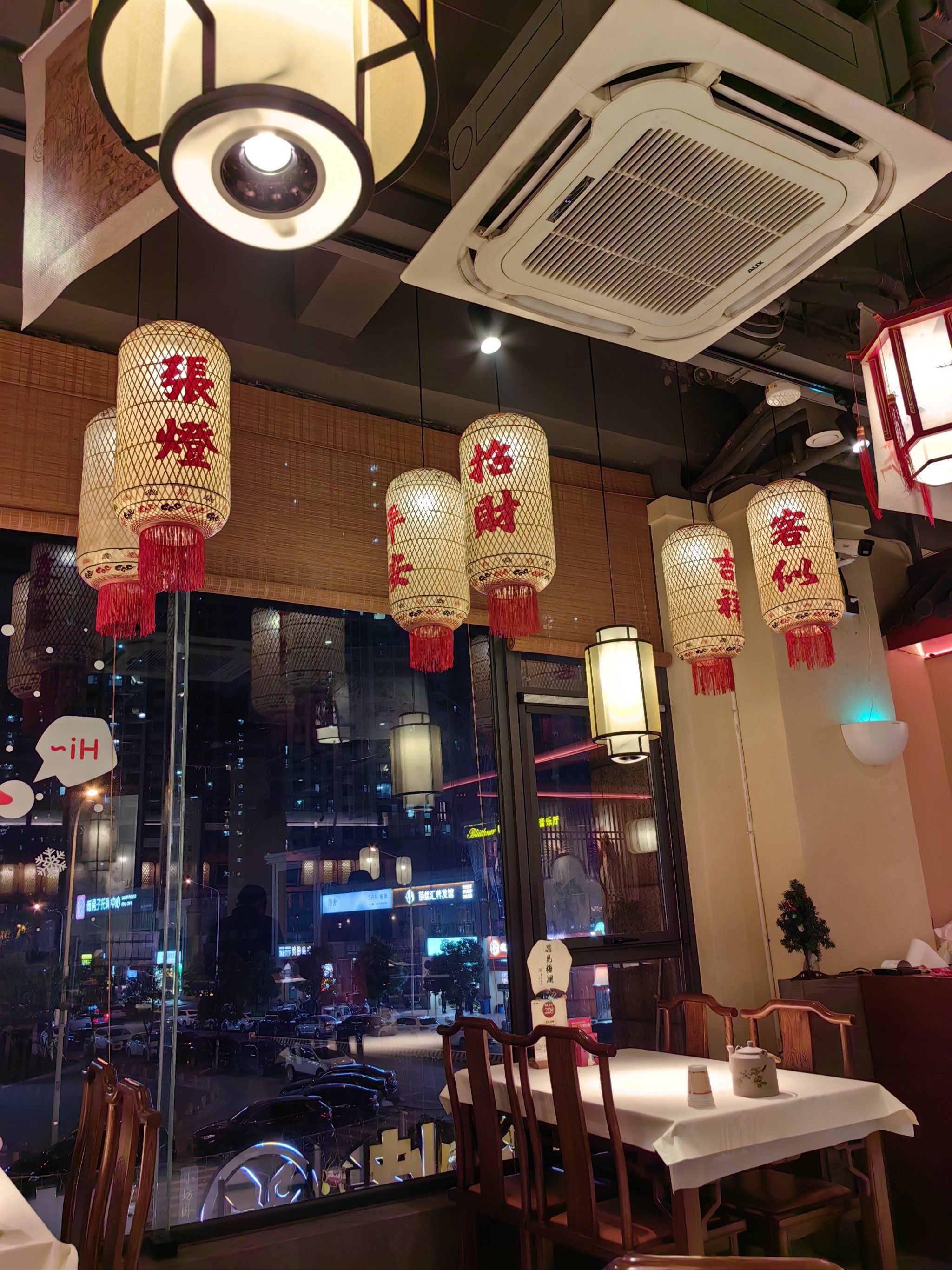 味道不错,服务态度也好,菜色很棒,很喜欢