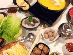 -鲜入围煮花胶鸡海鲜火锅