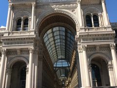 -文艺复兴百货(米兰大教堂广场店)